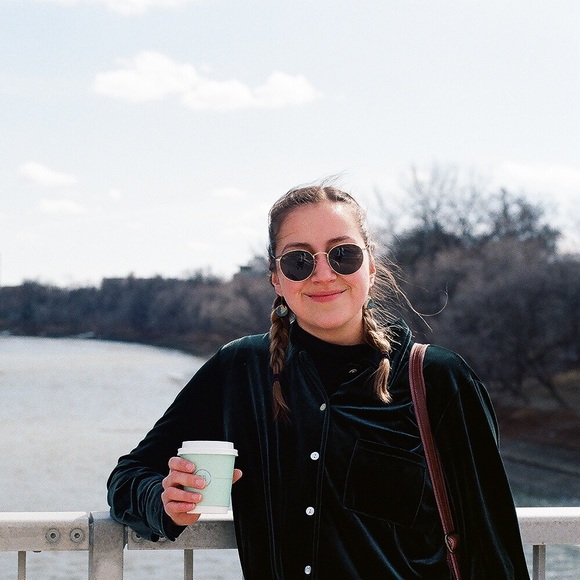 Meet your Posher, Brianna - Picture 1 of 1